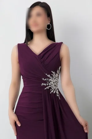 پیراهن شب با خرجکارن قهوه‌ای و چاکدار ECR5301 - 11292