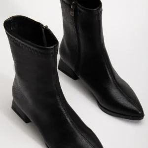 چکمه‌های پاشنه کوتاه مشکی زنانه - 10940