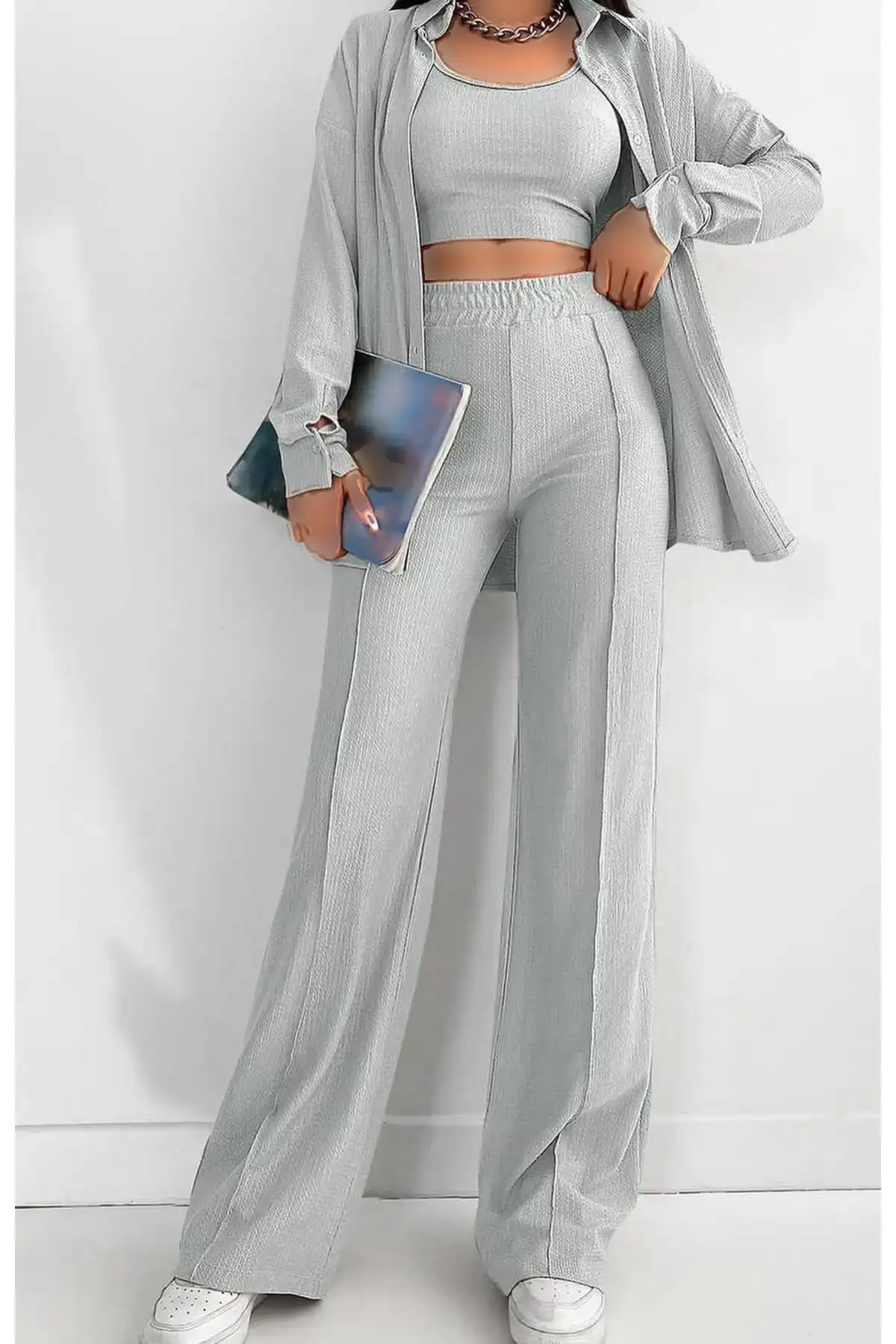 ست سهتکه شامل بلوز، شلوارک و شلوار کمر کوتاه - 11145 ست سهتکه شامل بلوز، شلوارک و شلوار کمر کوتاه - 11145