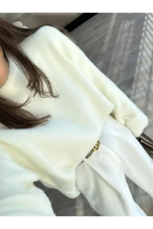ژاکت بافتنی ساده و نرم زنانه خاکستری روشن با یقه گرد - 11077
