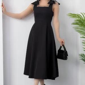 پیراهن چین‌دار با یقه کِرِی و گُل‌دار روی شانه 2025-4185 - 11384