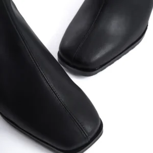 بوت زنانه چرم مشکی با کمر متوسط و نوک گرد و پاشنه厚 BG1001-116-0010 - 10987