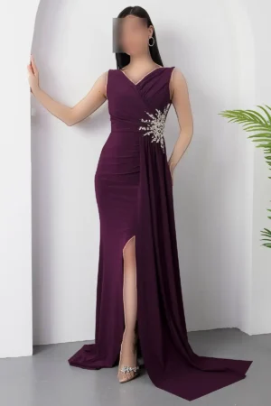 پیراهن شب با خرجکارن قهوه‌ای و چاکدار ECR5301 - 11292