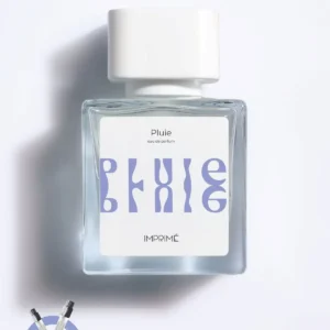 عطر پلیو EDP (ادو پرفیوم) یونیسکس ۵۰ میلی لیتر | رایحه‌ی تازه و گلی | ترنج، فلفل صورتی، باران، گل سرخ، یاسمن، کاج، مشک - 10656