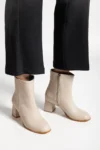 بوت زنانه با رنگ کرم بژ و نوک گرد - 10991