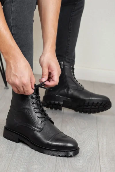 چکمه مردانه زمستانی D402 از جنس چرم طبیعی و با کفی لاستیکی ضدآب - 10692