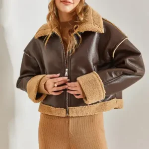 کت چرم زنانه با آستری پشمی و جیب‌های کناری - 12618