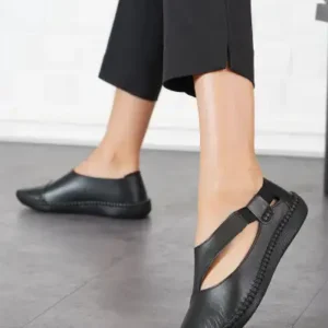 کفش زنانه چرم طبیعی با زیره لاستیکی پنجره‌ای یان سسا رنگ مشکی - 12771