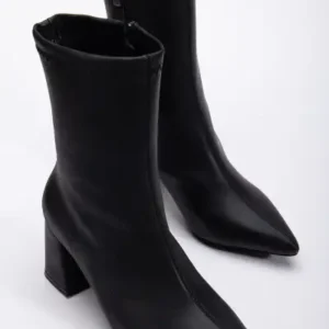 بوت زنانه ونسا رنگ مشکی با نوک تیز و پاشنه متوسط - 12843