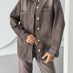 کت جین زنانه قهوه‌ای با دکمه‌های بلند و جیب‌دار - 11833