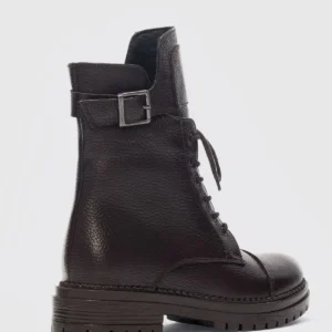 بوت زنانه با جزئیات قلاب چرم طبیعی فالون - قهوه‌ای - 11942