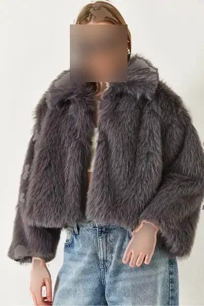 کت زنانه خز دار با یقه و آستر پشمی طرح جدید سال 2026 ترک کت زنانه خز دار با یقه و آستر پشمی طرح جدید سال 2026 ترک