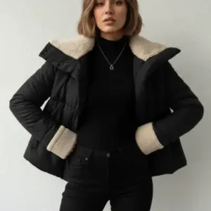 پالتوی شیشه‌ای با جزئیات خز در یقه و آستین‌های زنانه - 12601