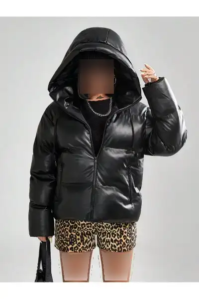 پالتو شنی مشکی زنانه با کلاهی زیپدار و از جنس چرم مصنوعی - 12678 پالتو شنی مشکی زنانه با کلاهی زیپدار و از جنس چرم مصنوعی - 12678