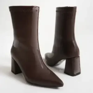 چکمه های پاشنه دار چرم نوک تیز قهوه ای تلخ - 12464