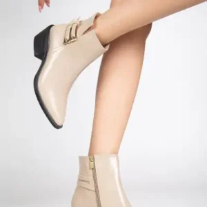 بوت زنانه پاشنه‌دار ویزون از جنس لاکدار با نوک تیز و طراحی وسترن - 12836