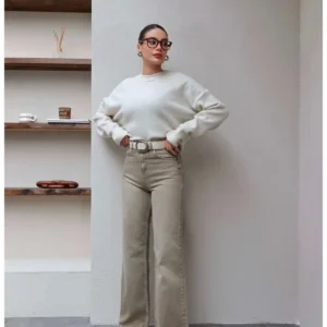 شلوار جین کمر مستقیم با پاچه‌های برش خورده - 12022