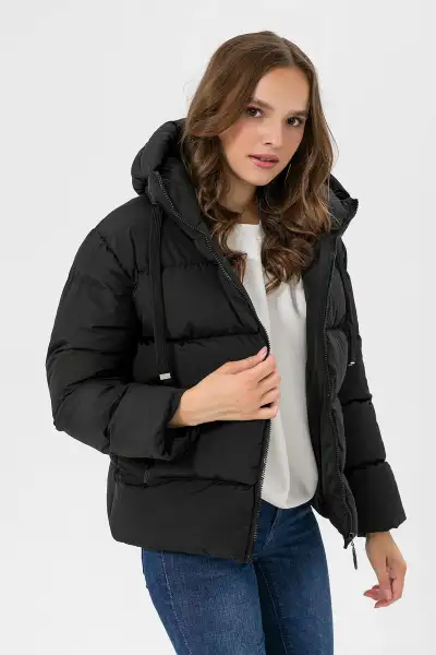 ژاکت پفی زنانه با جزئیات هودی و پرکننده 255305 - 12654 ژاکت پفی زنانه با جزئیات هودی و پرکننده 255305 - 12654