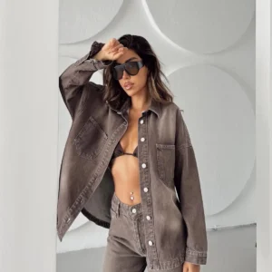 کت جین زنانه قهوه‌ای با دکمه‌های بلند و جیب‌دار - 11833