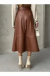 یک اندازه کوچکتر تهیه کنید - دامن میدی از چرم مصنوعی قهوه‌ای - 12898