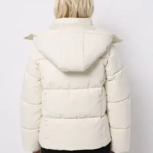 کاپشن زنانه اکری سفید با جیب و کلاه قابل جداسازی و آستر دار فرم معمولی - 12591