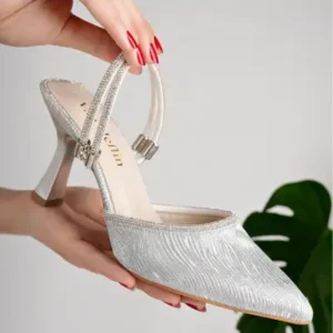 کفش مجلسی پاشنه بلند زنانه با جزئیات سنگ نقره‌ای - 12805