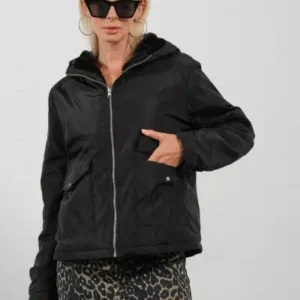 کاپشن زنانه پلوش با کلاه، دو طرفه مشکی، یک سمت میکرو و سمت دیگر شِرپا با پوشش مصنوعی - 12691