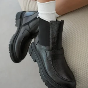 بوت زنانه ویولا با جزئیات کمربند کشی - چرم طبیعی - مشکی - 11941