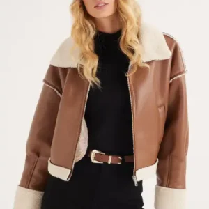 کاپشن چرم قهوه‌ای زنانه با طراحی کلاسیک و آستین‌های خزدار - 13027