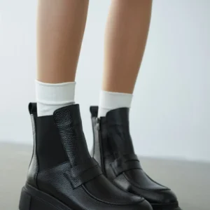 بوت زنانه ویولا با جزئیات کمربند کشی - چرم طبیعی - مشکی - 11941