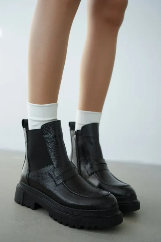 بوت زنانه ویولا با جزئیات کمربند کشی - چرم طبیعی - مشکی - 11941