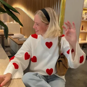 کد کادین خودکار سفید کمرنگ با جزئیات قلبی و برش اورسایز بافتنی - 11783