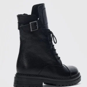 بوت زنانه فالن با جزئیات تکیه‌گاه از جنس چرم طبیعی - سیاه - 11945