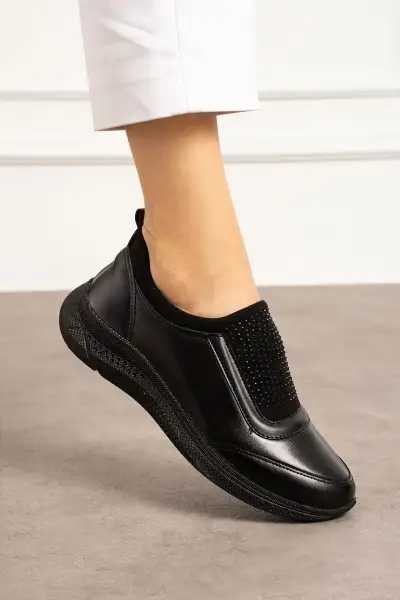 کفش طبی روزمره زنانه با طراحی ارگونومیک کفش طبی روزمره زنانه با طراحی ارگونومیک