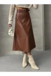 یک اندازه کوچکتر تهیه کنید - دامن میدی از چرم مصنوعی قهوه‌ای - 12898