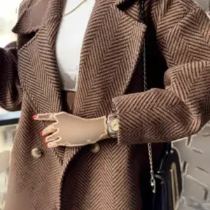 کاپشن کوتاه مدل پفی با الگوی ماهی‌پرانی به رنگ قهوه‌ای و سیاه، سایز استاندارد و آستر دار - 12387