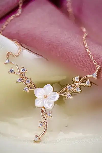 گردنبند نقره با گلهای رنگی رز مانویا و پیچک - 12069 گردنبند نقره با گلهای رنگی رز مانویا و پیچک - 12069