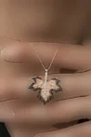 گردنبند زنانه برگ چنار نقره عیار 925 - 12115