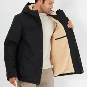 پالتو و کاپشن زمستانی مردانه با کلاهی مشکی و ضد آب و مقاوم در برابر باد - 12283