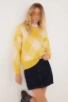 بلوز زرد طرح‌دار یقه گرد تنگ زنانه - 11789