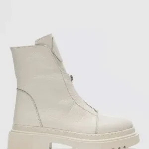 بوت زنانه کچک با نوک گرد از چرم اصل با زیپ در جلوی کفش - رنگ کرم - 11946