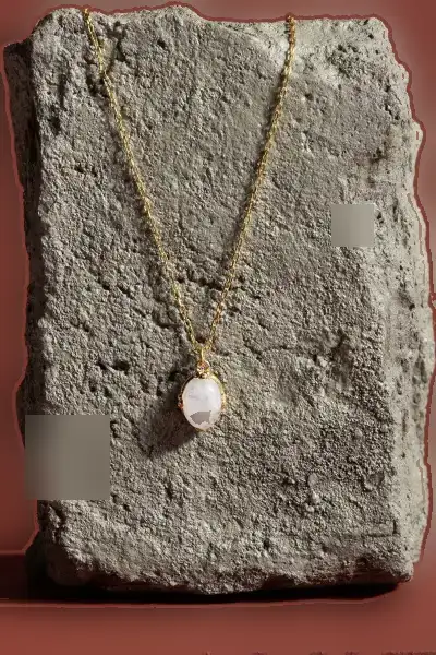 گردنبند زنانه نقرهای با سنگ طبیعی آبی و طراحی مینیمالیستی - رنگ طلایی - 12109 گردنبند زنانه نقرهای با سنگ طبیعی آبی و طراحی مینیمالیستی - رنگ طلایی - 12109