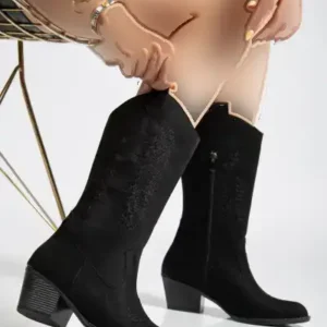 چکمه زنانه وسترن مشکی با پاشنه متوسط و گلدوزی از برند DallaWs - 12443