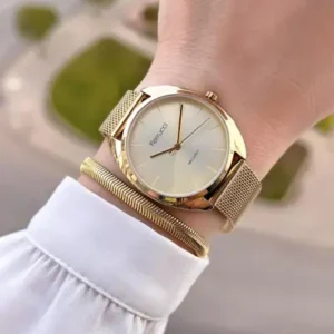ساعت مچی زنانه طلایی سری خاص بند طلایی رنگ ثابت و ضد اکسیداسیون 2 سال ضمانت