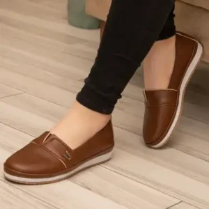 کفش بالشتکی روزمره زنانه با زیره نرم و طراحی لیزر روی چرم با قفل‌دار - 12734