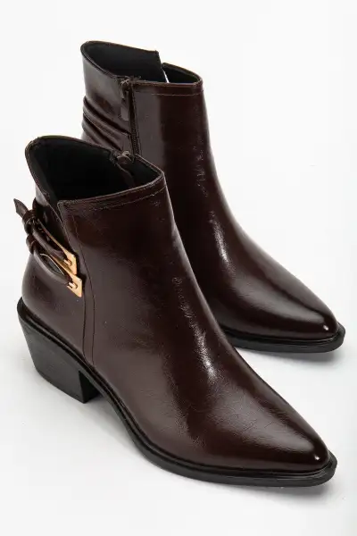 چکمه زنانه پاشنهدار قهوهای براق نوک تیز وسترن توکدار - 12831 چکمه زنانه پاشنهدار قهوهای براق نوک تیز وسترن توکدار - 12831