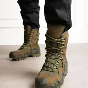 بوت چرم تاکتیکال/در فضای باز چهار فصل با زیپ و بند برای فصل زمستان، مدل کمر بلند به رنگ خاکی، سایز 39 - 12212