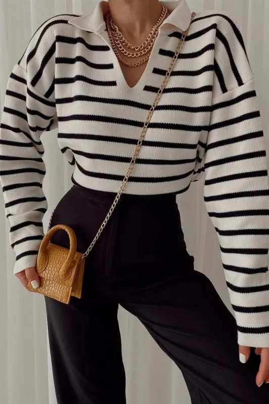 پلیور یقه‌دار خط‌دار بافتنی کرم - 11753