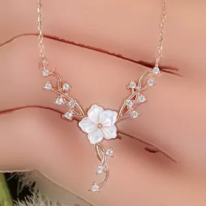 گردنبند نقره با گل‌های رنگی رز مانویا و پیچک - 12069