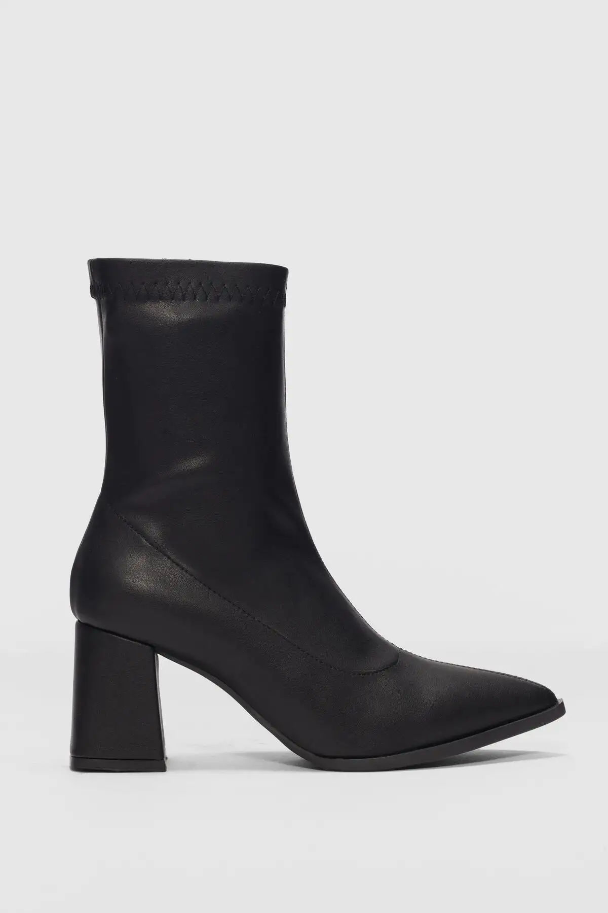 بوت زنانه کوتاه پاشنهدار نوک تیز استرچ آرسون - سیاه - 11950 بوت زنانه کوتاه پاشنهدار نوک تیز استرچ آرسون - سیاه - 11950